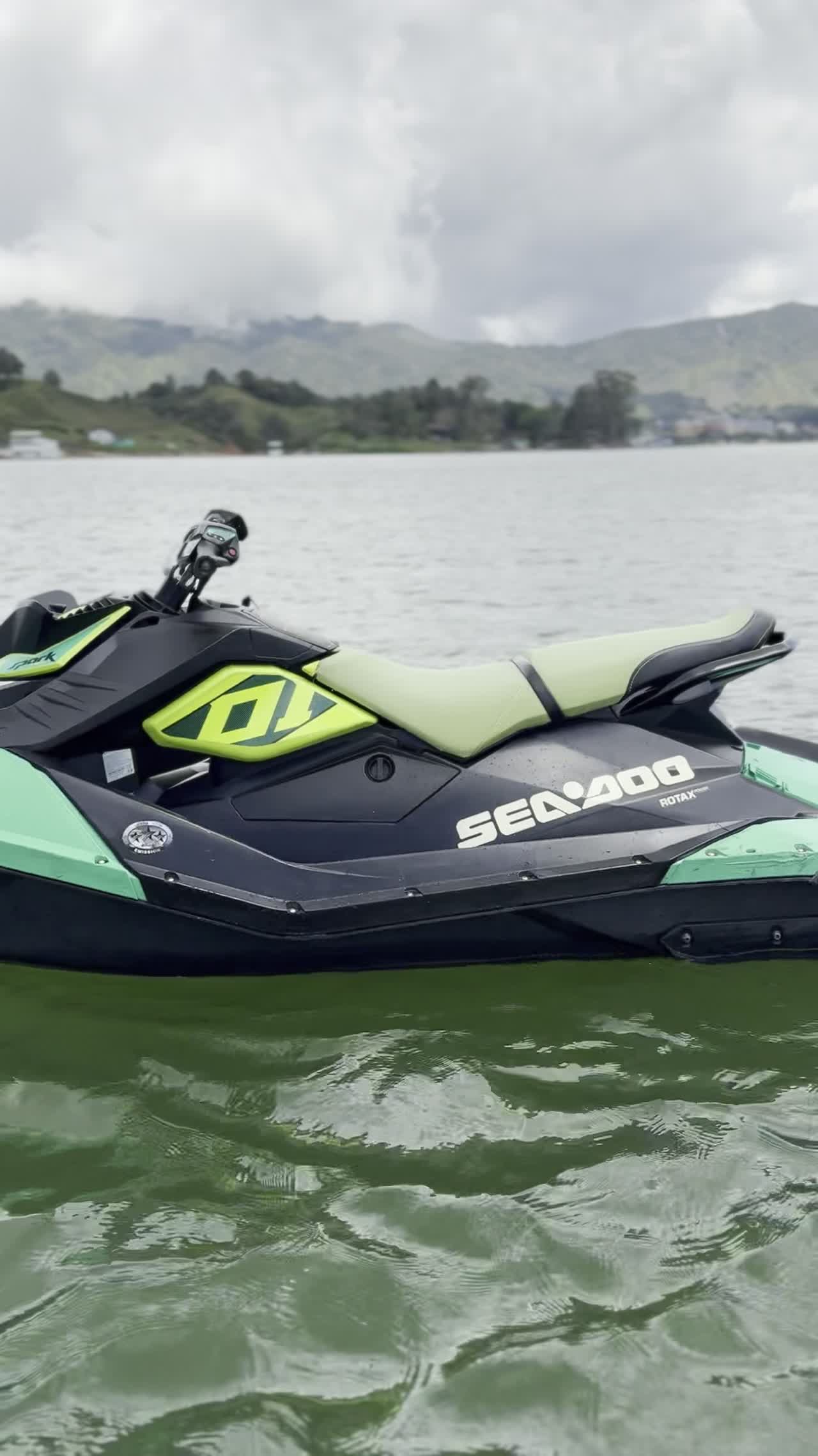 Sea-Doo Spark 900cc en acción, video